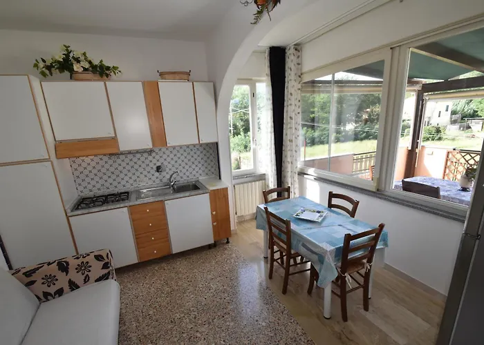 Oleandro - Giardini, Terrazze, Clima E Posti Auto