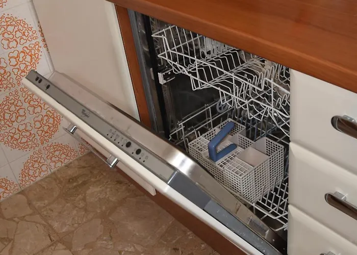 Oleandro - Giardini, Terrazze, Clima E Posti Auto